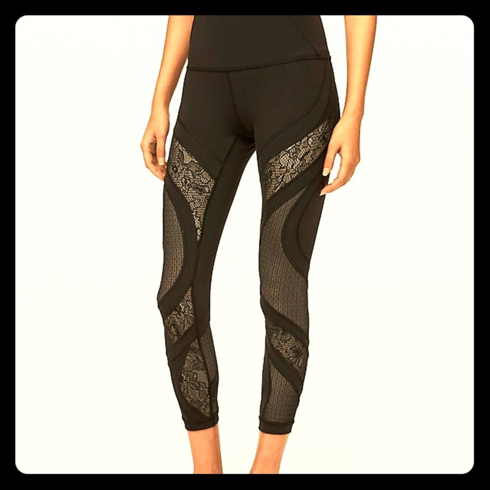 NWOT Lululemon Wunder Under 25” Tight